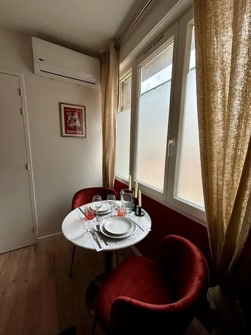 Roanne - Studio Love Apartment