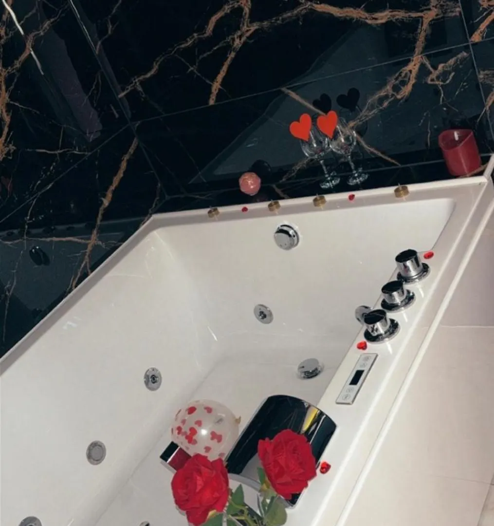 Roanne - Studio Love Apartment