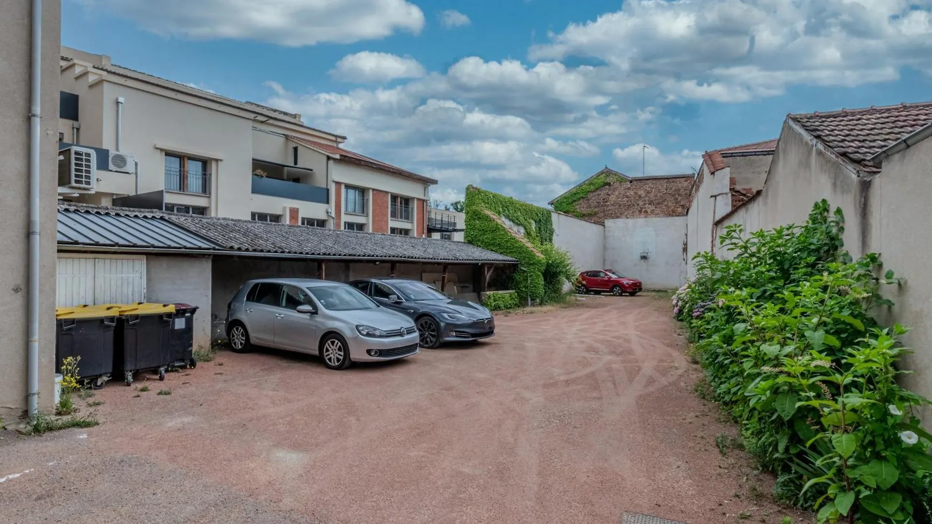Prestige Jacuzzi & Clim, Parking - Roanne Centre-Ville 0*,
